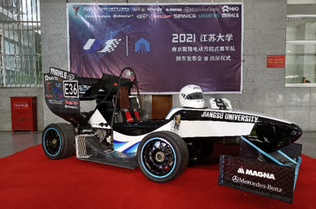 2021江苏大学电动方程式赛车队新车发布...