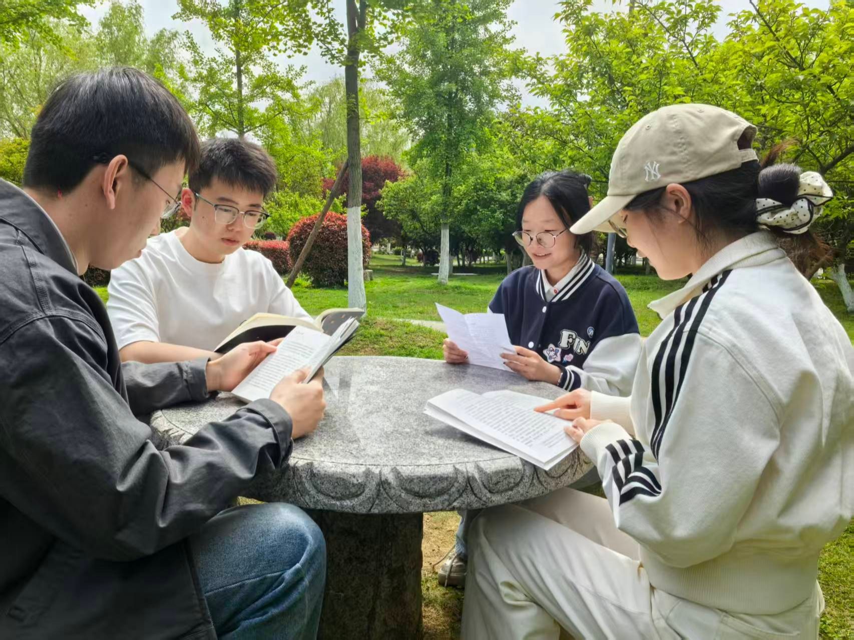 涵养优良学风，培育科研新人——汽车学院开展2026年研究生科学道德和学风建设系列活动