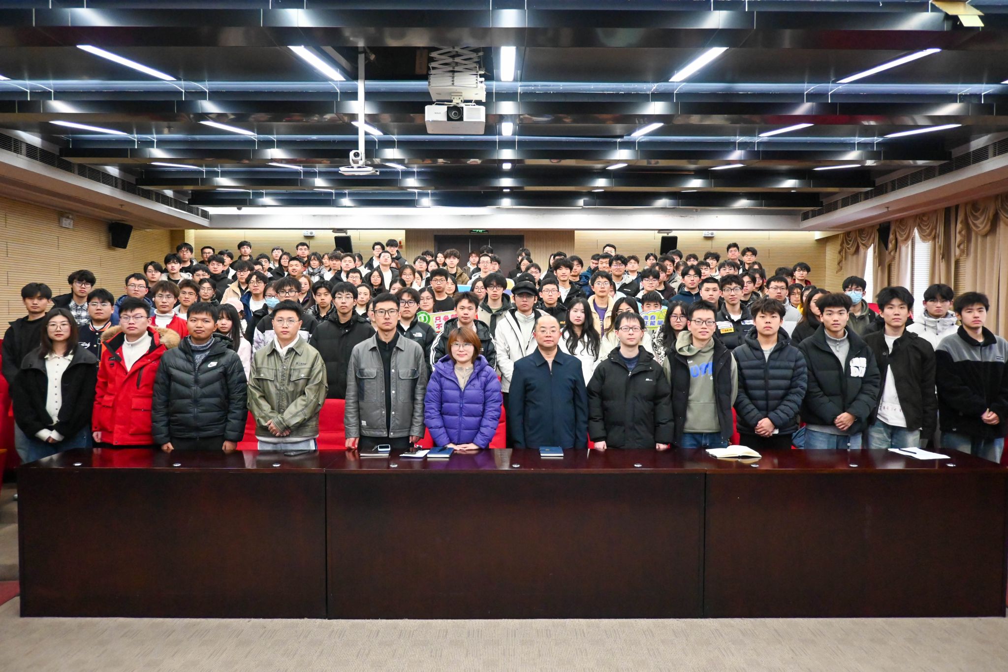 汽车学院举办以“班团一体化”推进“学风优、作风实”班团文化建设启动仪式